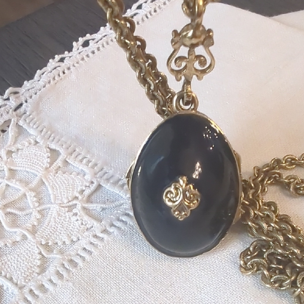Vintage Jeweled Black Egg Locket Long Necklace Gold Tone brand"1928" - Picture 5 of 6